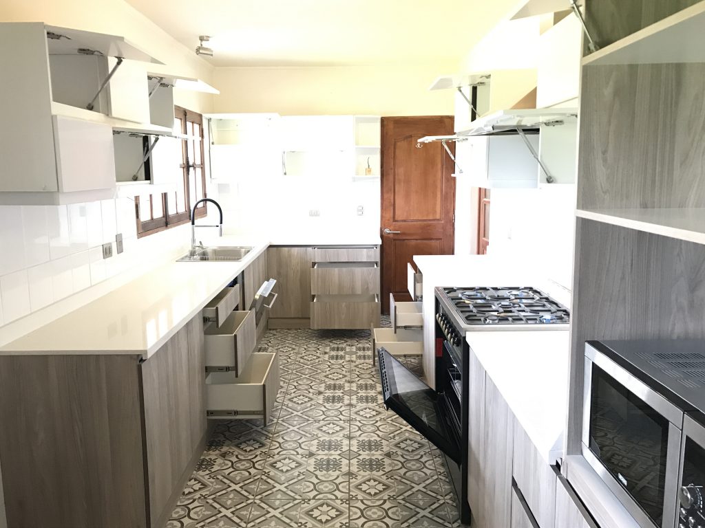 Diseño de interior en toda la cocina