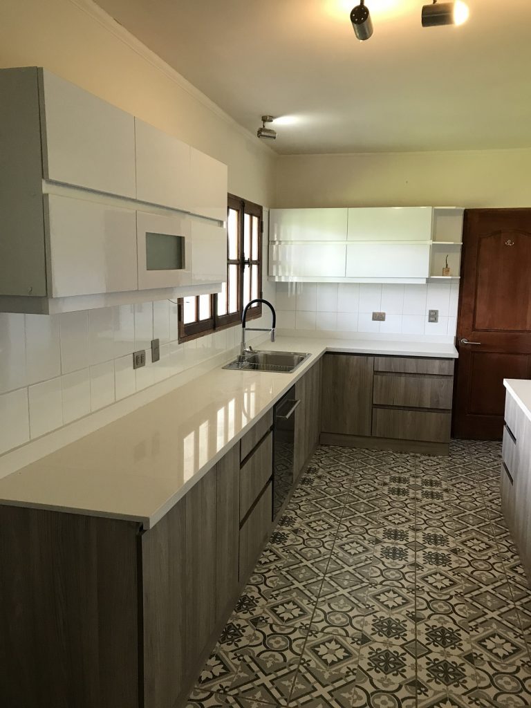 Diseño de interior en toda la cocina