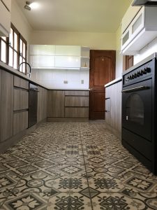 Diseño de interior en toda la cocina