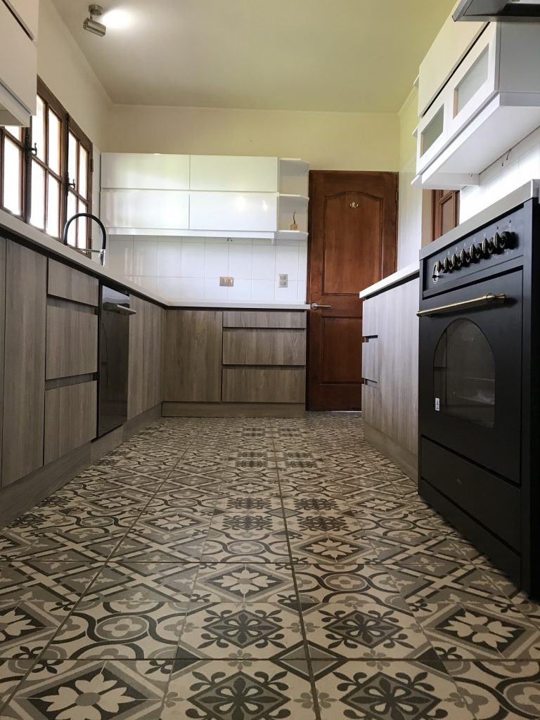 Diseño de interior en toda la cocina